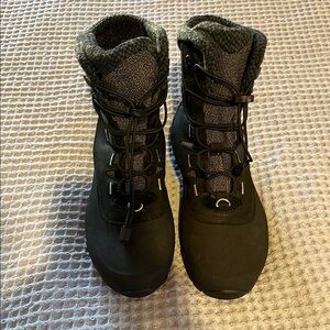 Women's Merrell Size 8.5 waterproof Black Winter Boots